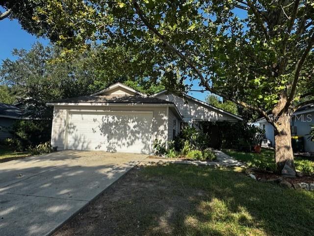 704 Kenmoore Ct, Eustis, FL 32726 - photo 1