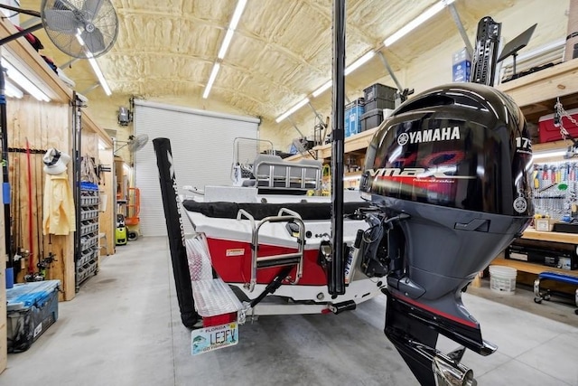 garage featuring ceiling fan