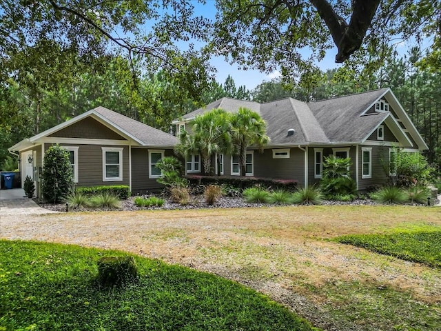 view of front of home with a front yard