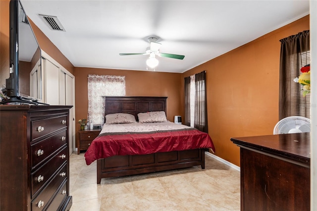 bedroom with ceiling fan