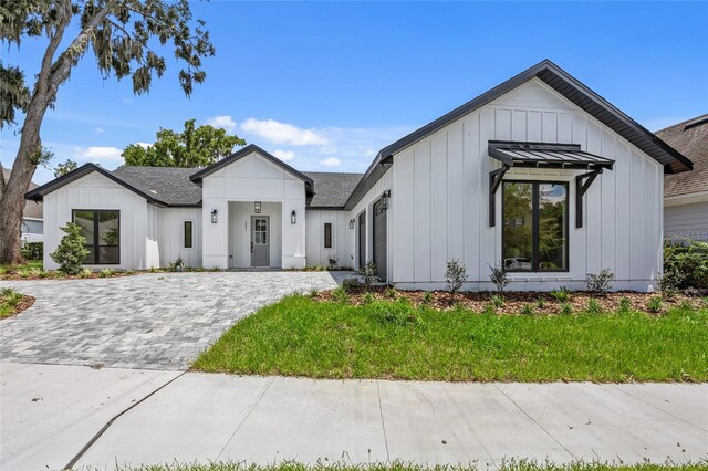 view of modern inspired farmhouse