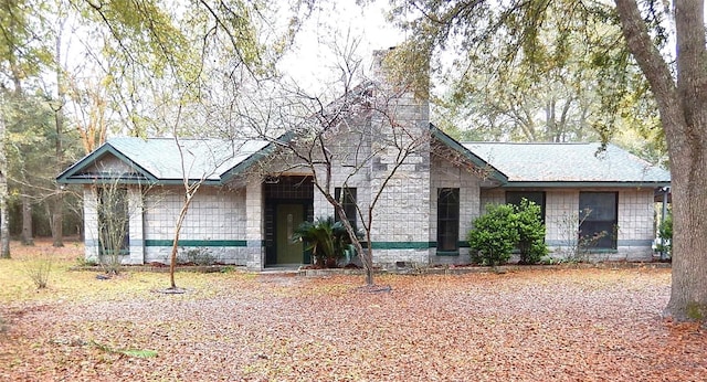 view of front facade