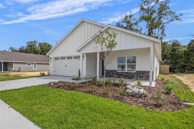 view of front of home with a front lawn