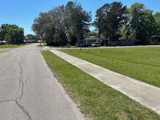 Listing photo 2 for 506 NE 2nd St, Chiefland FL 32626