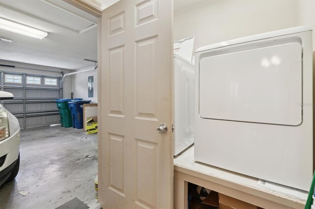 laundry room with washer / clothes dryer