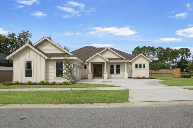 view of front of house with a front lawn