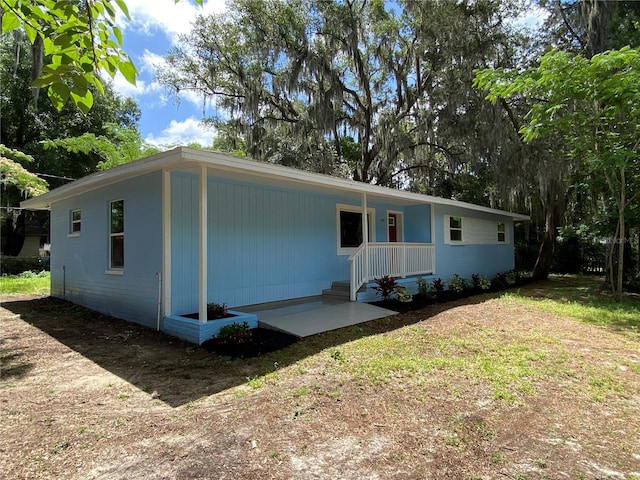 view of front of house with a porch