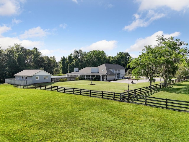 view of yard featuring a rural view