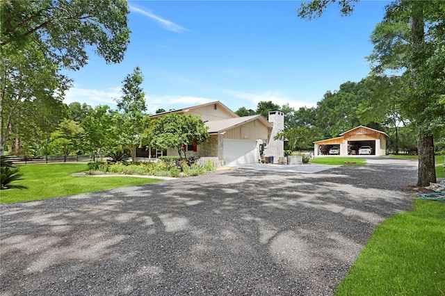 view of front of house featuring a front yard