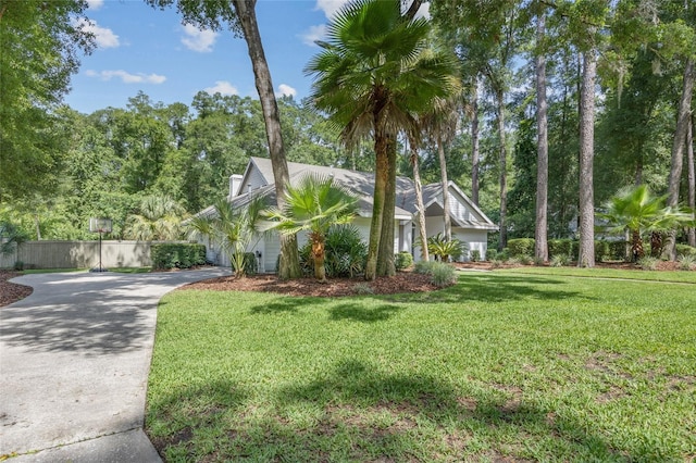 view of front of home with a front lawn