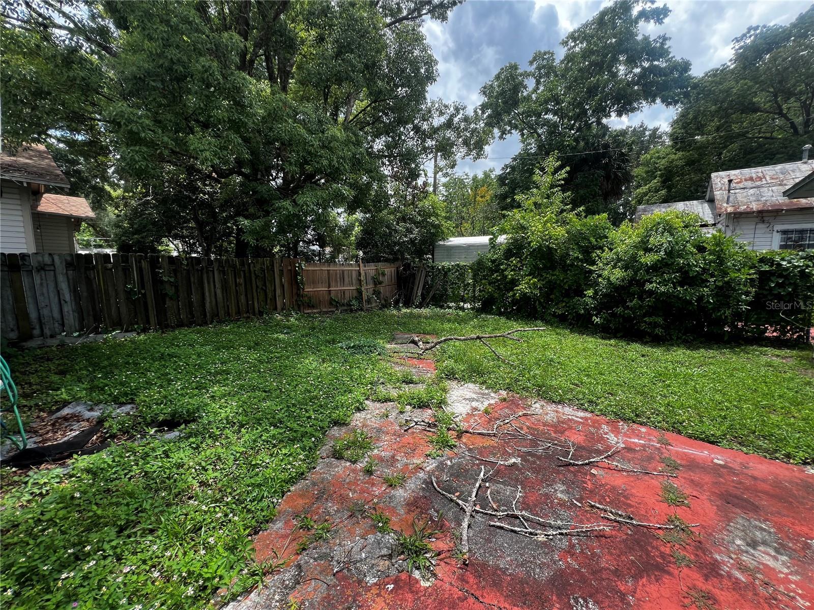 view of yard with a patio area