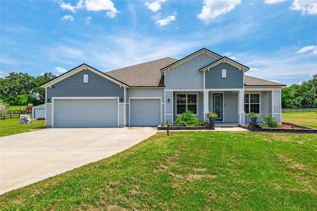 view of front facade featuring a front yard