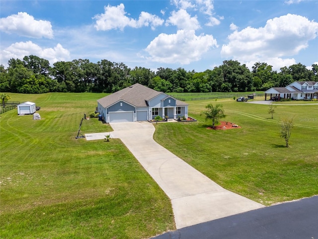 view of front of property featuring a front yard