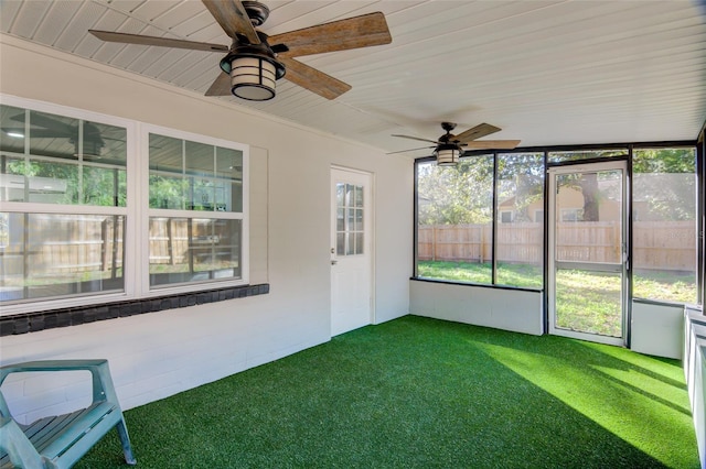 1022 NE 8th Ave, Gainesville, FL 32601 - unfurnished sunroom featuring ceiling fan