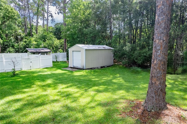 view of yard with a shed