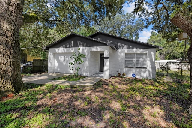 view of front of house featuring a garage