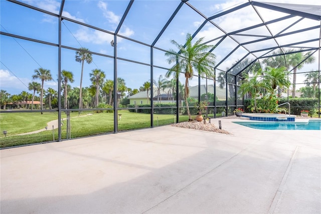 outdoor pool featuring a lanai, a jacuzzi, a yard, and a patio area