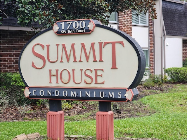 view of community / neighborhood sign