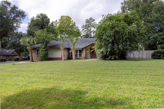 view of front of house with a front lawn