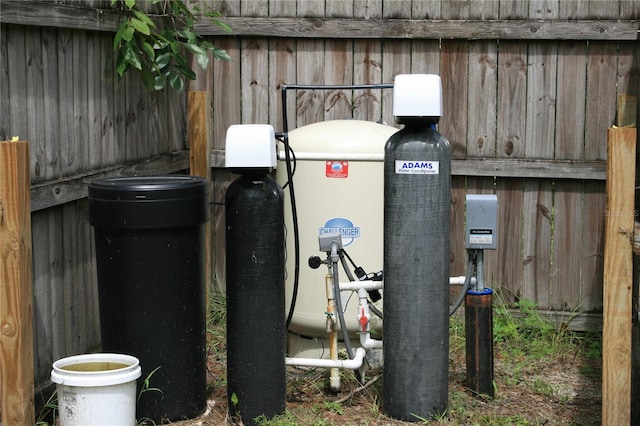 21317 SE 111th Ave, Hawthorne, FL 32640 - exterior view of a water softener