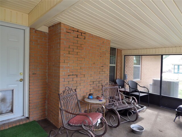 view of sunroom / solarium