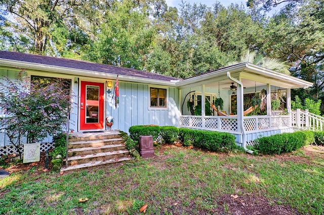 ranch-style house featuring a porch