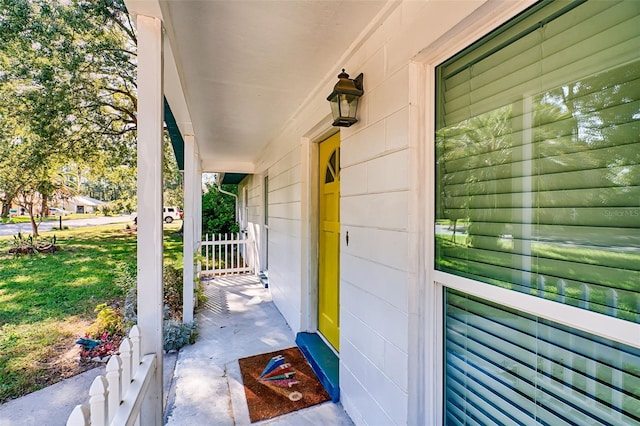 view of patio featuring covered porch