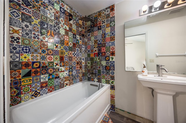 131 Riley Lake Dr, Hawthorne, FL 32640 - full bathroom featuring a bath and baseboards