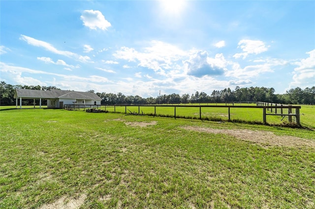 view of yard featuring a rural view