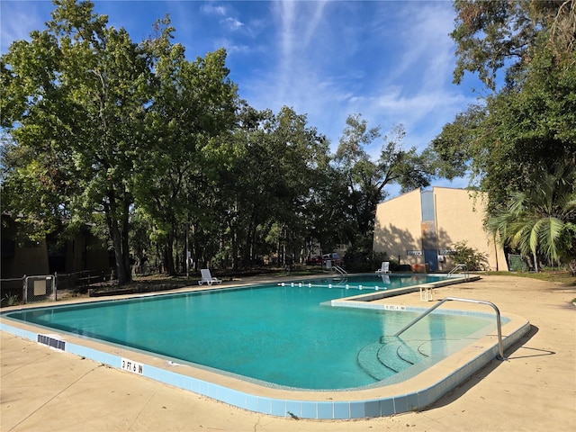 view of swimming pool