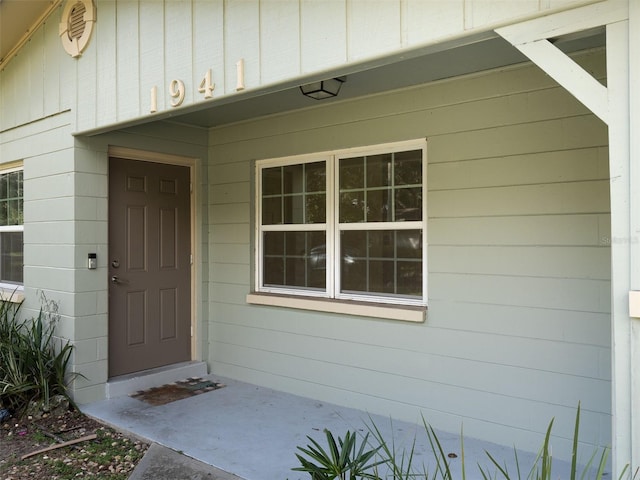 view of exterior entry