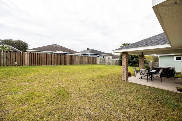 view of yard featuring a patio