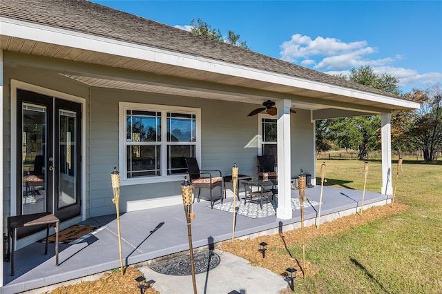 view of patio with ceiling fan