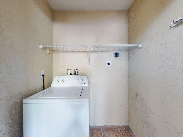 laundry area featuring washer / dryer