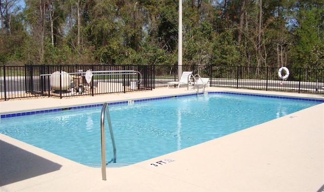 view of swimming pool