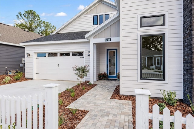 view of front of house featuring a garage