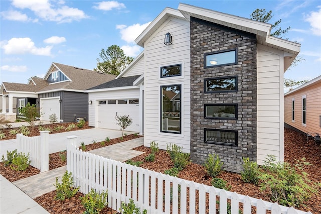 view of front facade featuring a garage