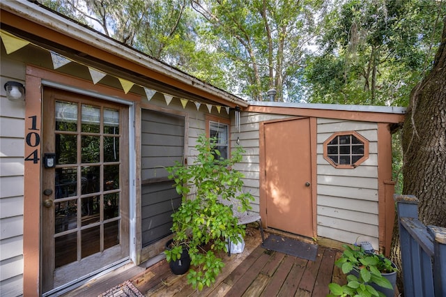 view of outbuilding