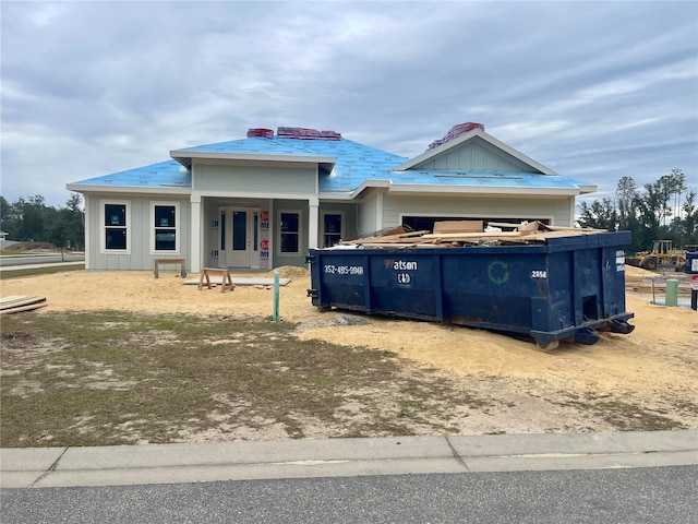 view of front of house with covered porch