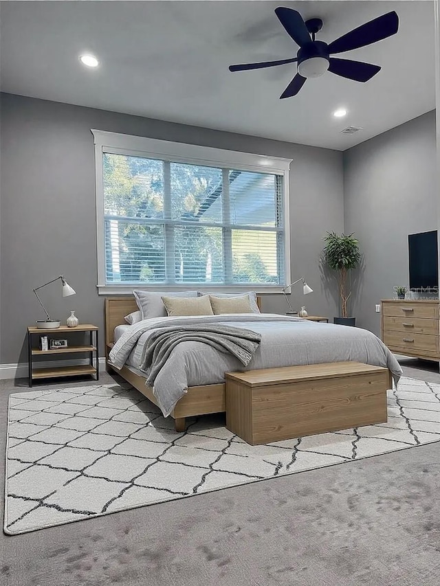 bedroom featuring ceiling fan