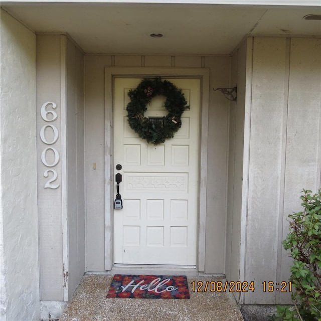 view of property entrance