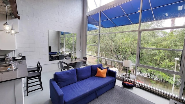 view of sunroom / solarium