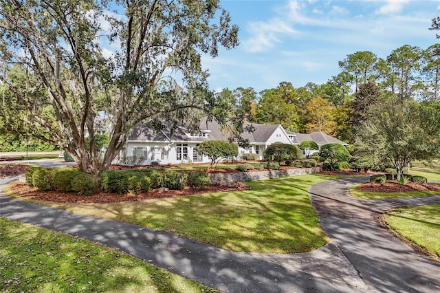 view of front of house with a front yard