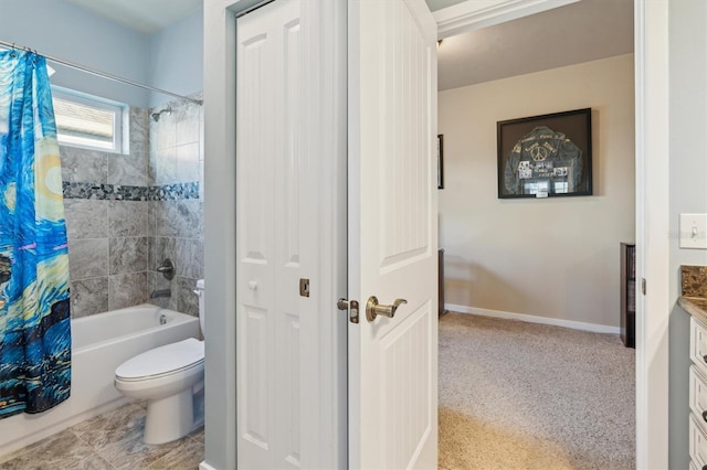 full bath with baseboards, toilet, vanity, and shower / bathtub combination with curtain