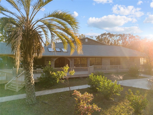 view of front of home featuring a porch