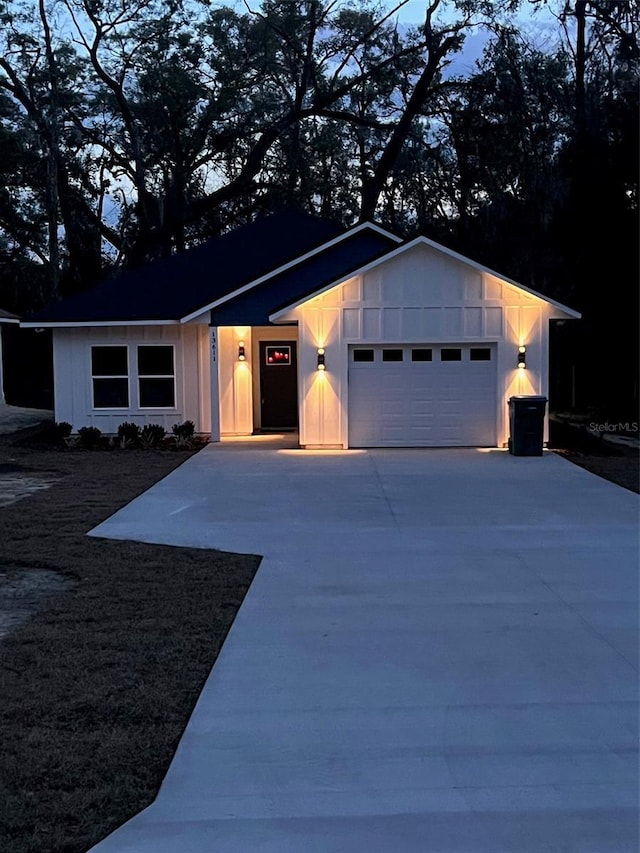 single story home featuring a garage