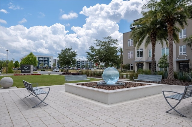 view of home's community featuring a yard