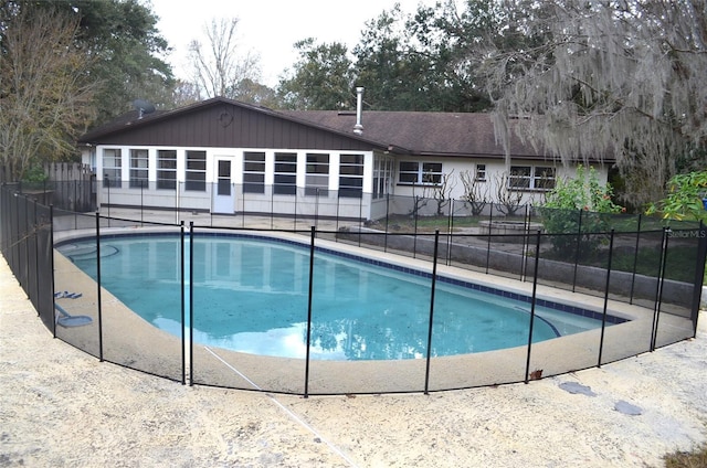 view of swimming pool