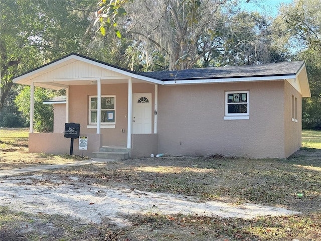 view of front facade with covered porch