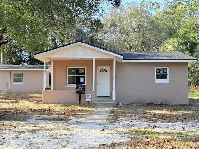 view of front facade featuring covered porch